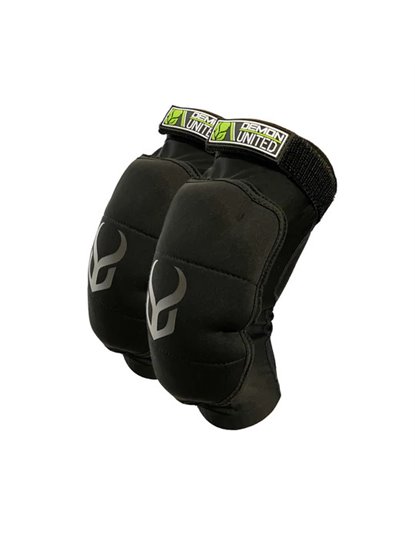 DEMON ZERO RF PROTECTIVE KNEE PADS